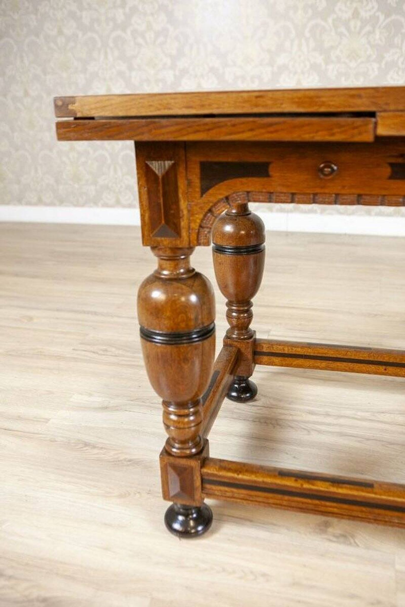 Dutch Extendable Oak Side Table, Late 19th Century