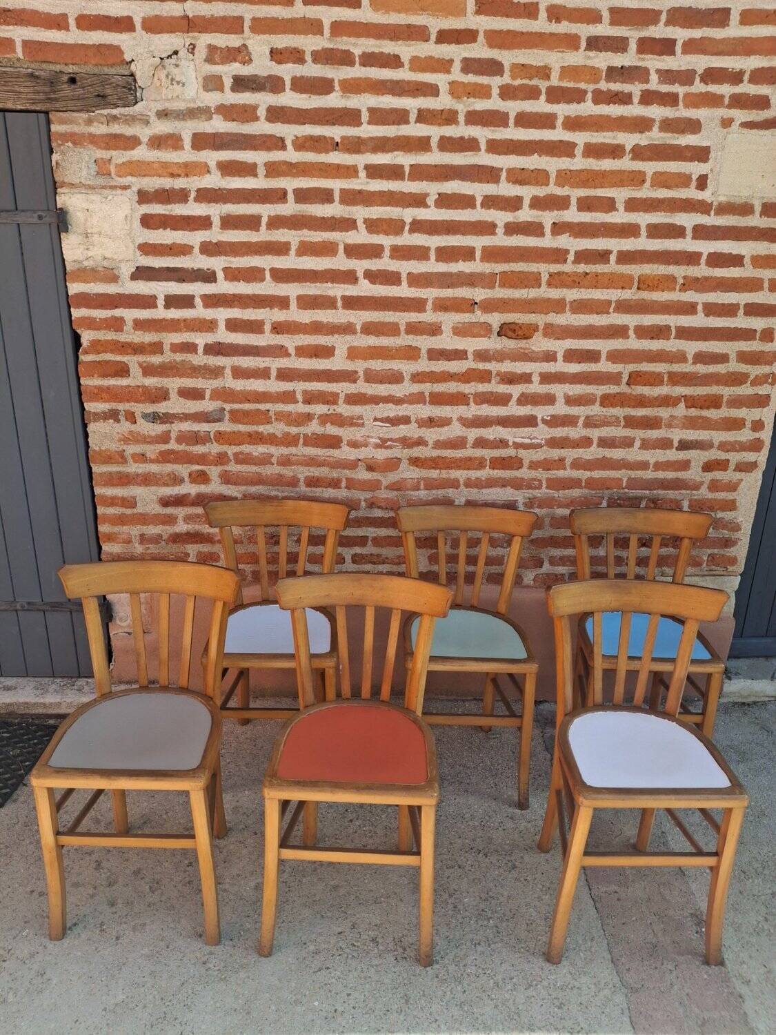 Série de 6 chaises bistrot françaises peintes