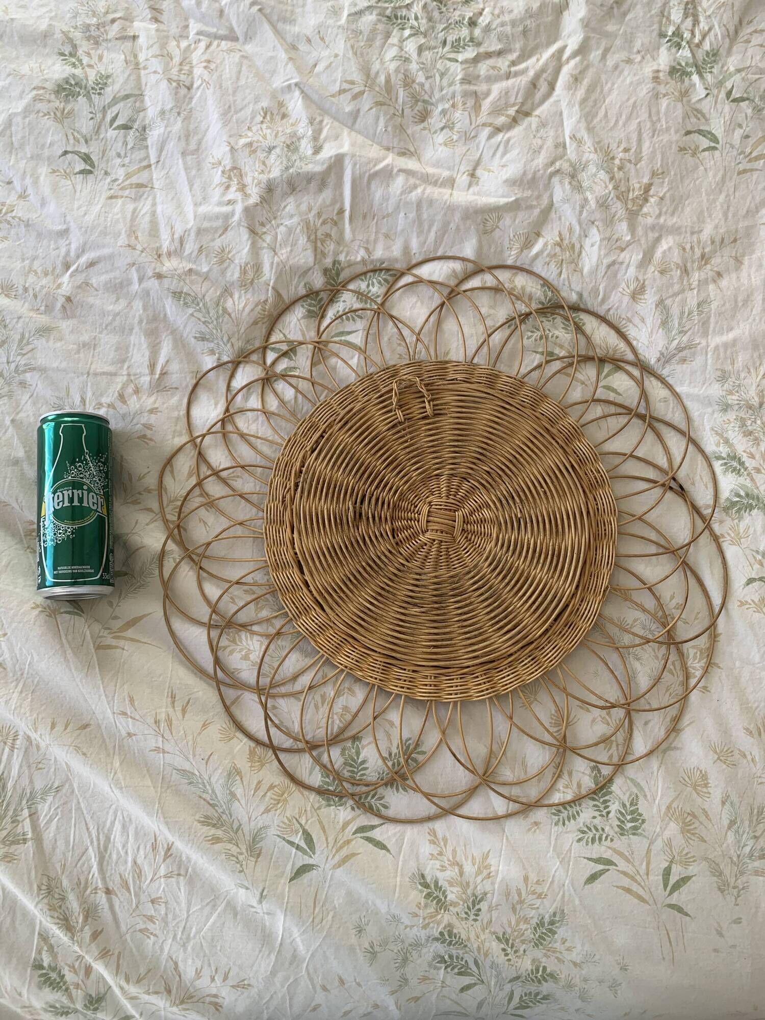 Vintage 1960s sunburst flower rattan wicker French Riviera mirror - 49 cm
