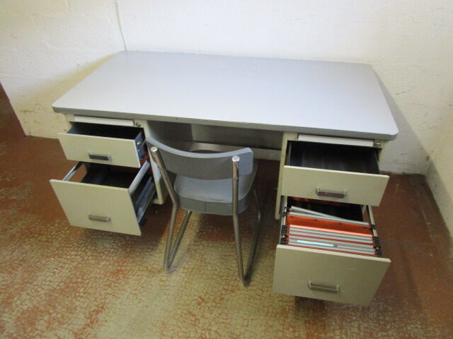 Metal desk 60' type Strafor with chair