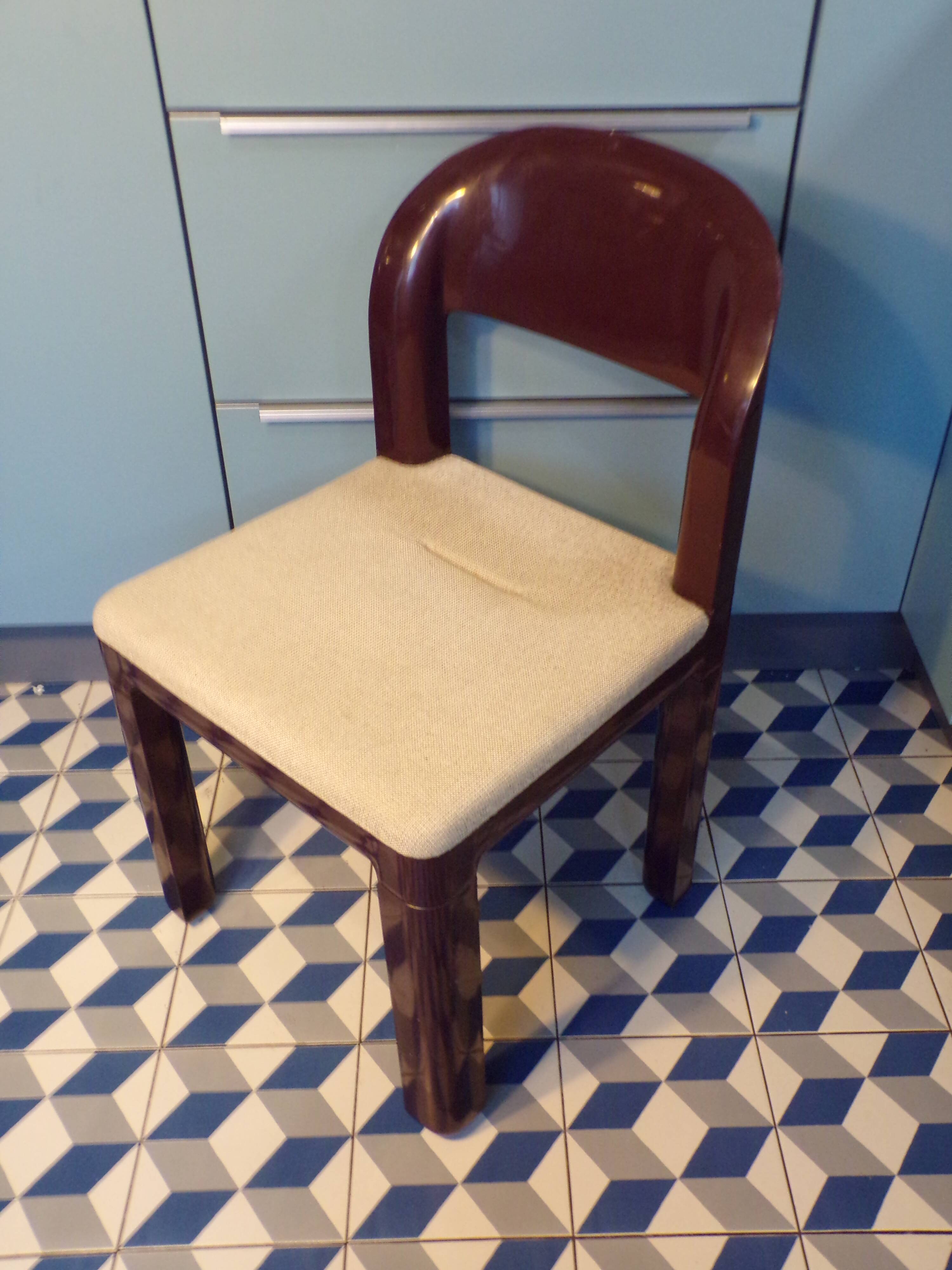 Chaise Joint par Luigi Massoni et Dino Pelizza pour Guzzini