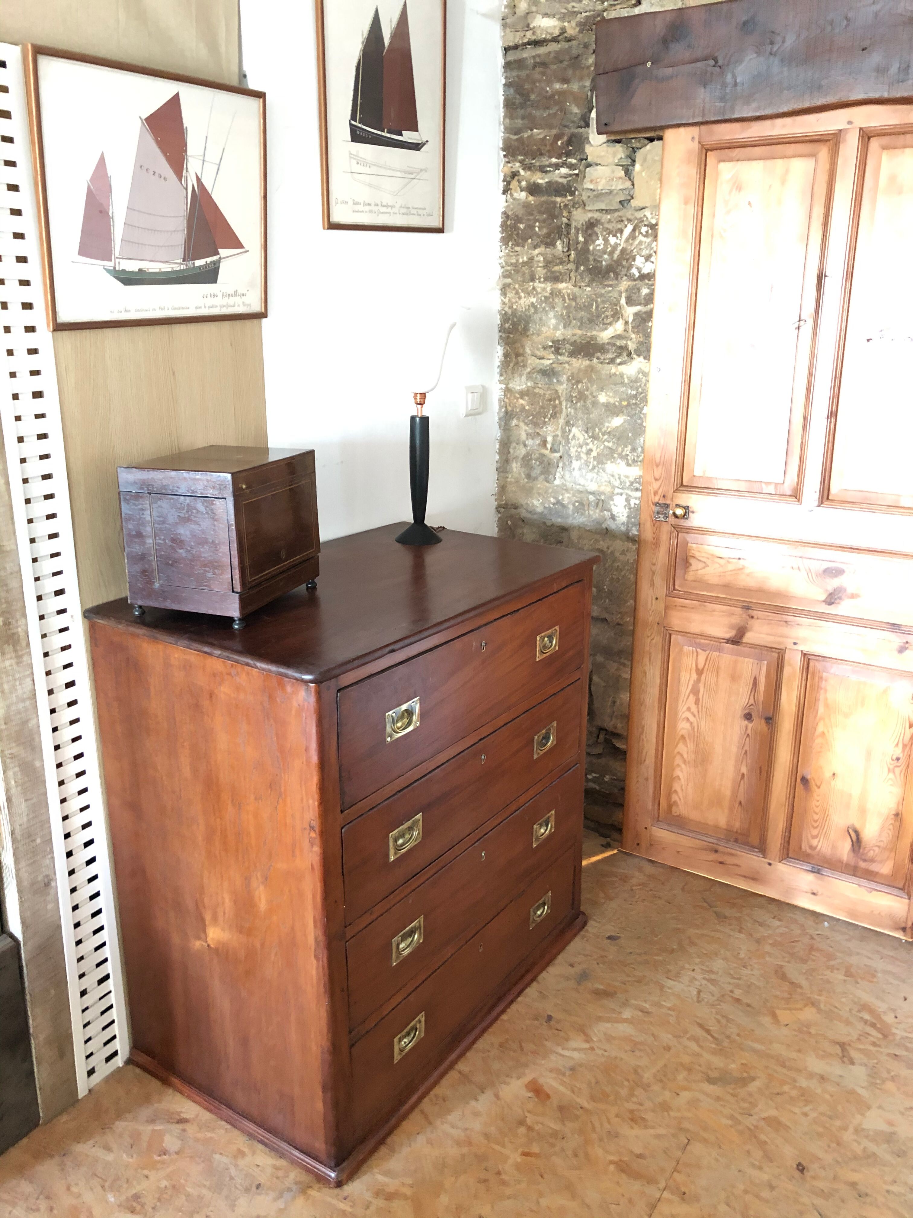 French marine work dresser