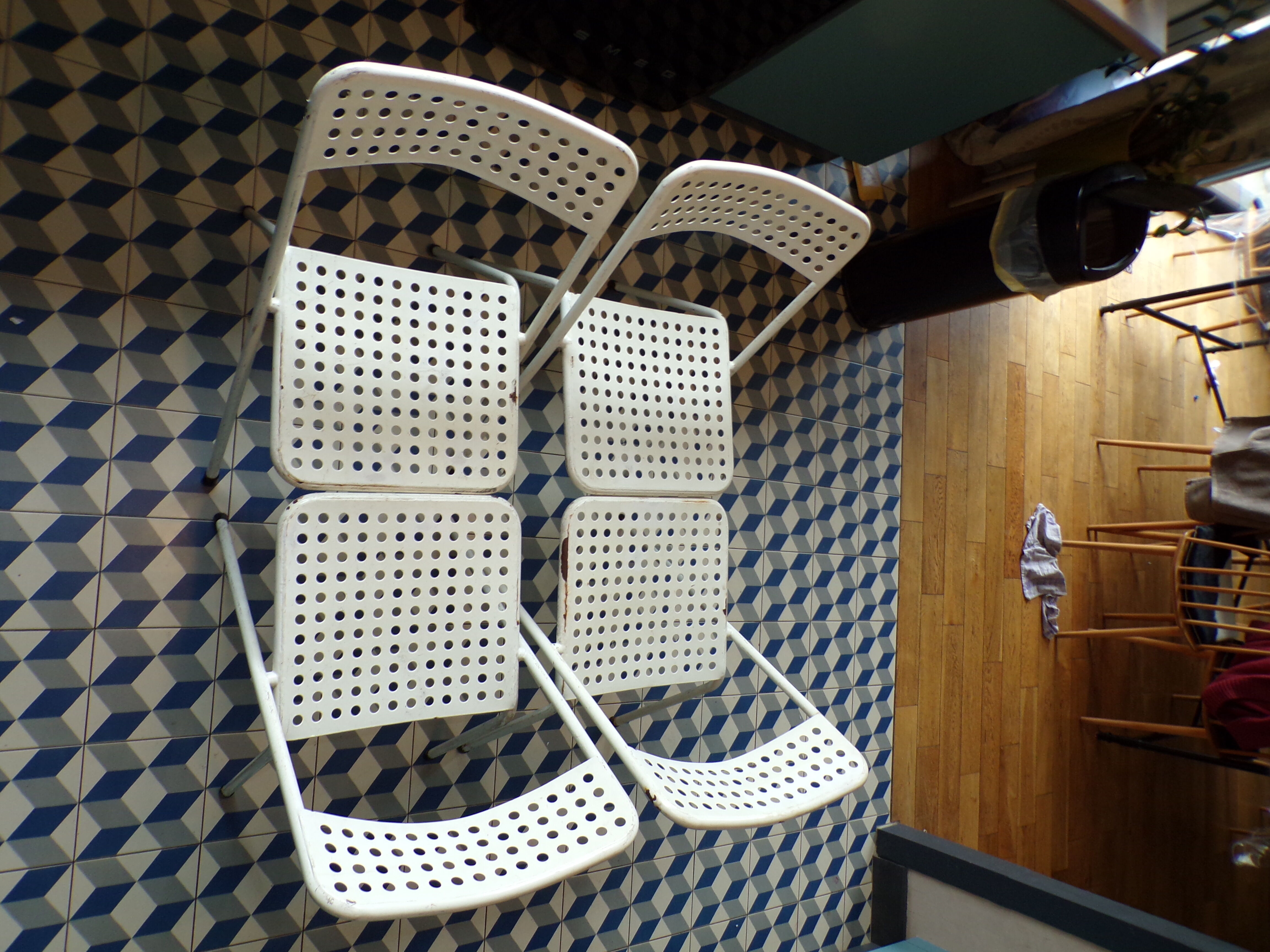 Suite 4 chaises terrasse vintage