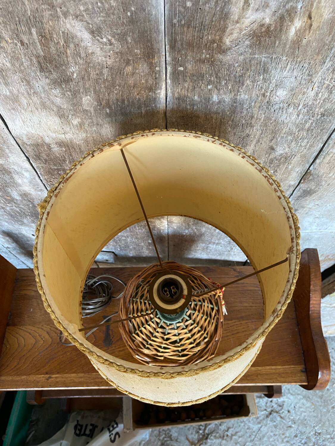 Old wicker dame jeanne lamp + beige lampshade 70's vintage