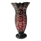 Large vase in hand-cut Bohemian crystal. Deep ruby red. Roemer style. Dim 29 x 14.5 cm