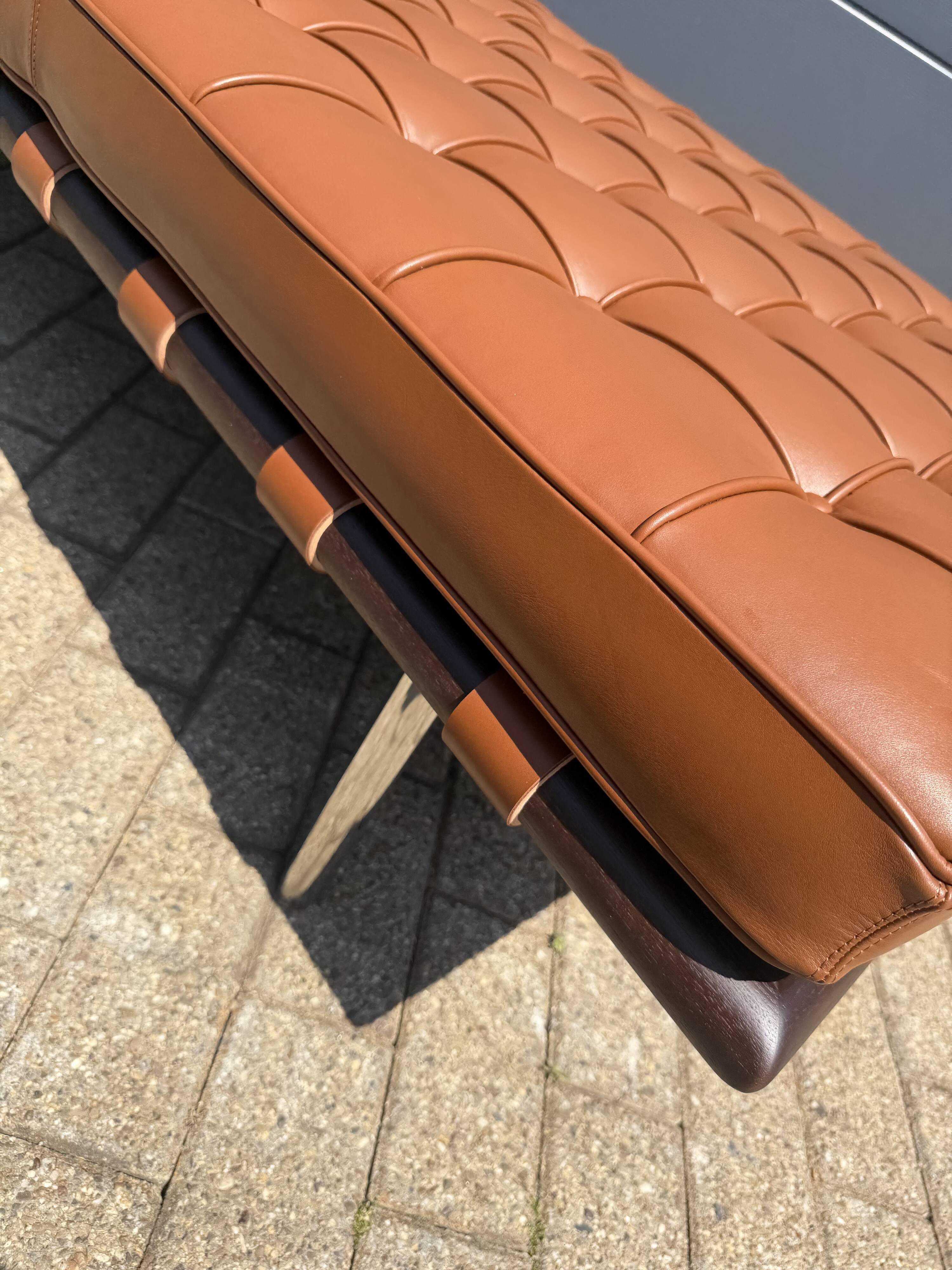 Knoll barcelona daybed mies van der rohe in cognac venezia leather, as new