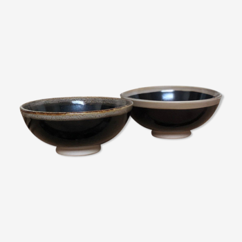 Lot of black ceramic-style bowls