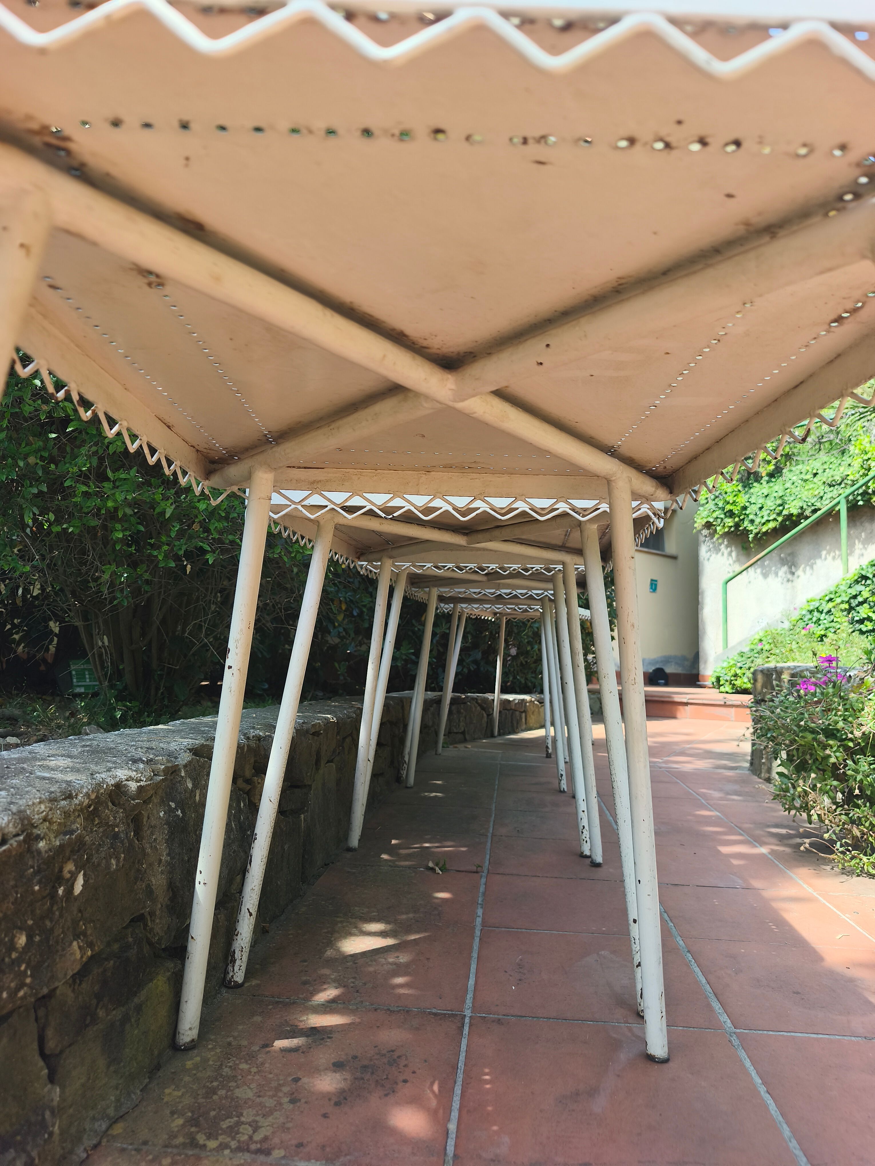 Set of 5 Casa e Giardino tables attributed to Gio Ponti from the 1950s.