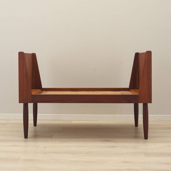 Lit en teck, design danois, années 1970, production : Danemark