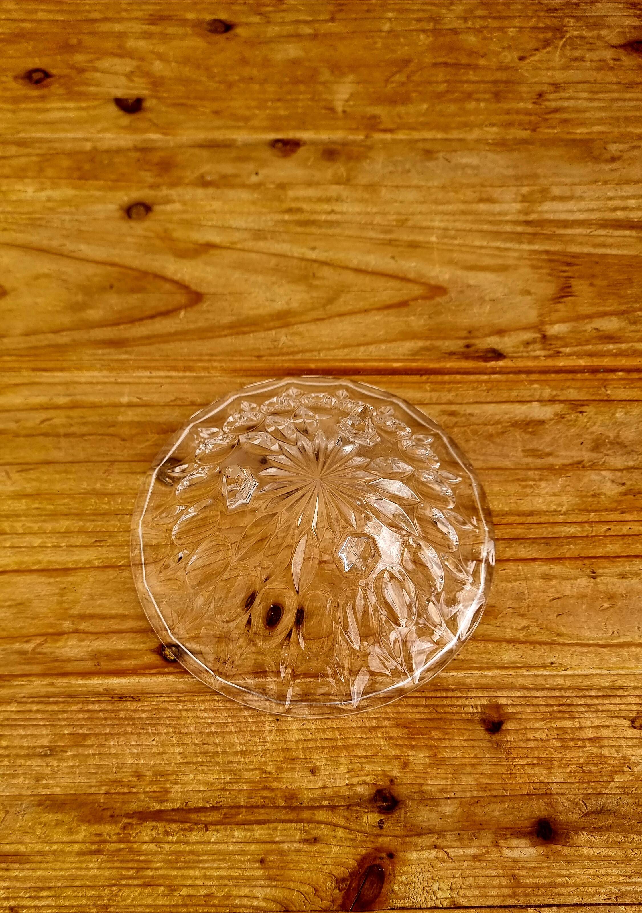 Coupe en verre moulé