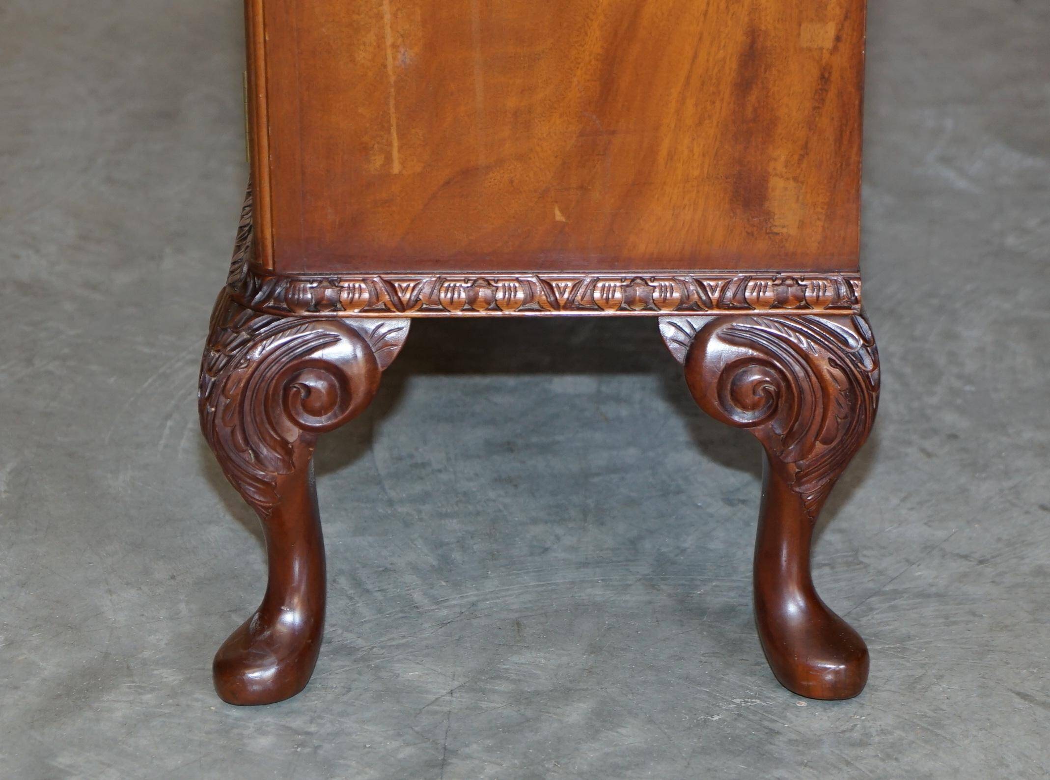 Vintage buffet display cabinet circa 1940 in flame mahogany and satinwood.