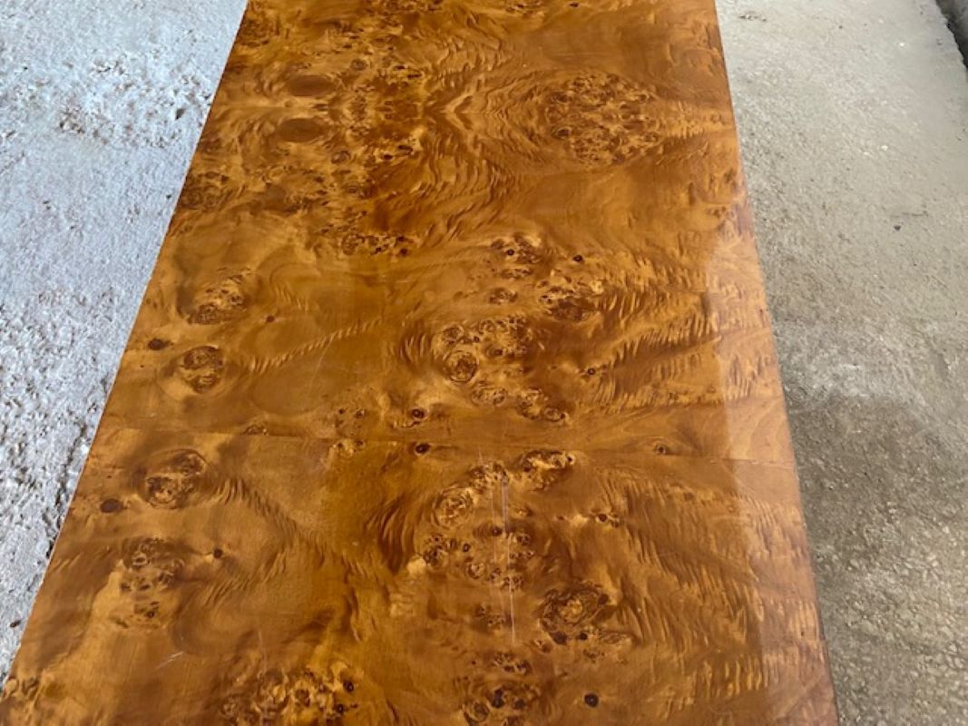 Table basse en loupe d’orme Roche et Bobois vintage 70s