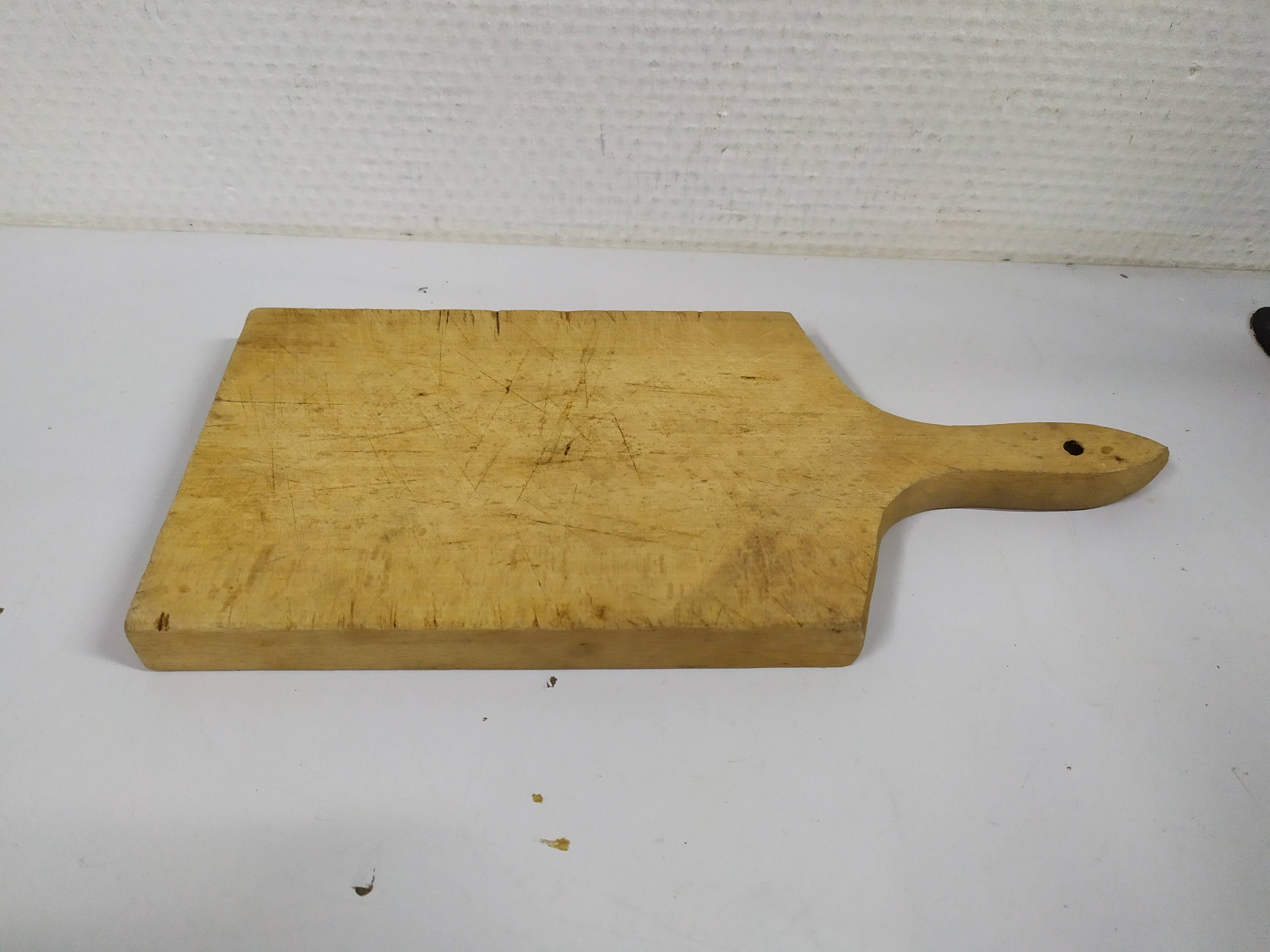 Old wooden cut board 30cm