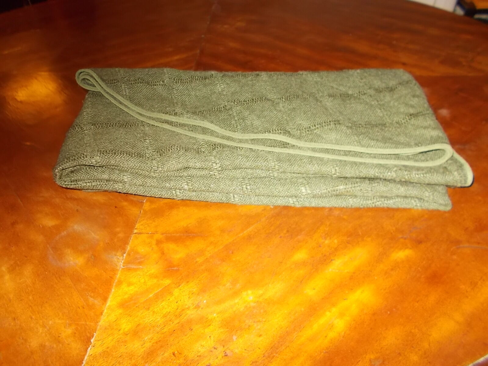 Round tablecloth 184 x 174 green-khaki