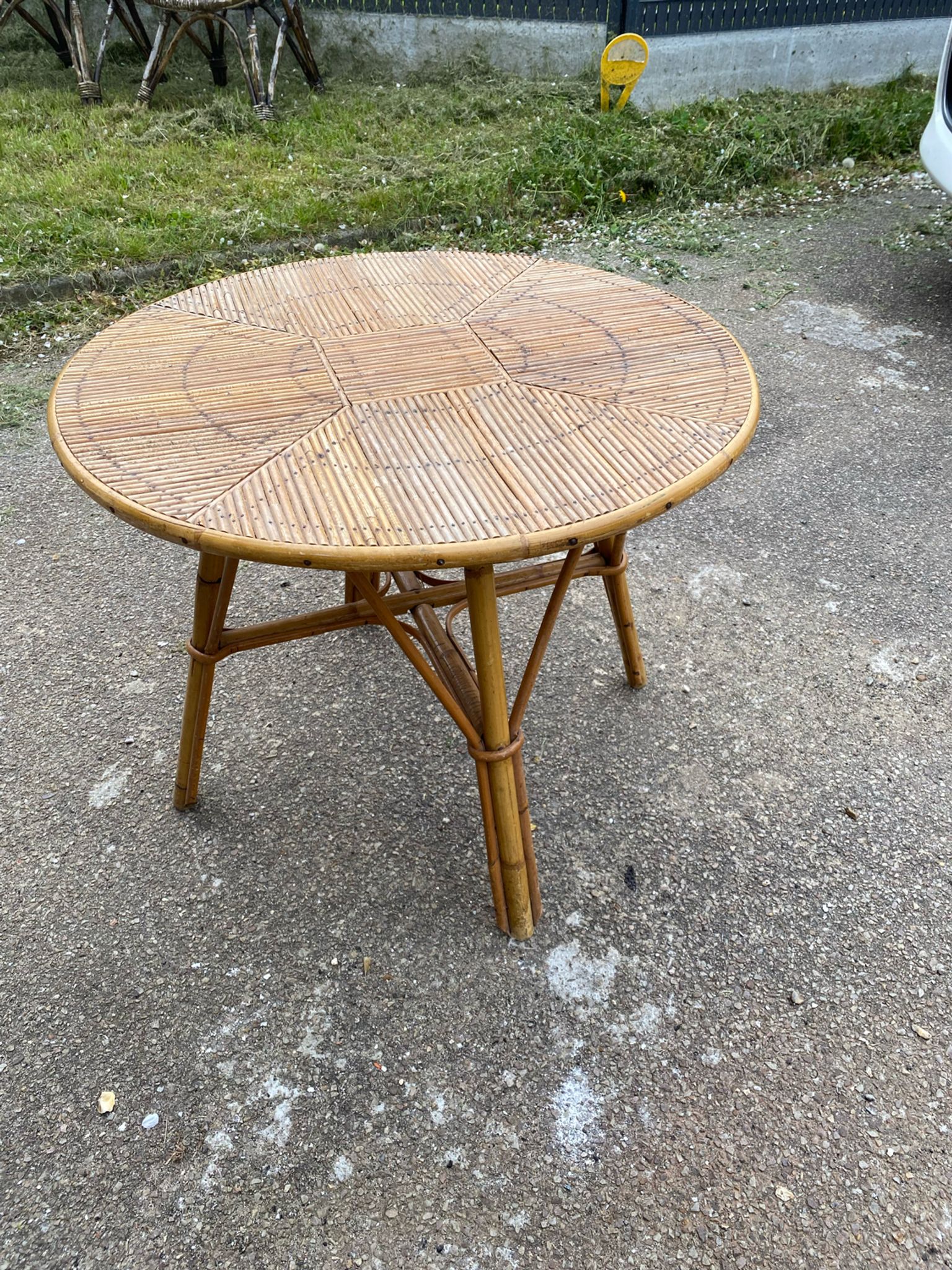 Table en rotin vintage