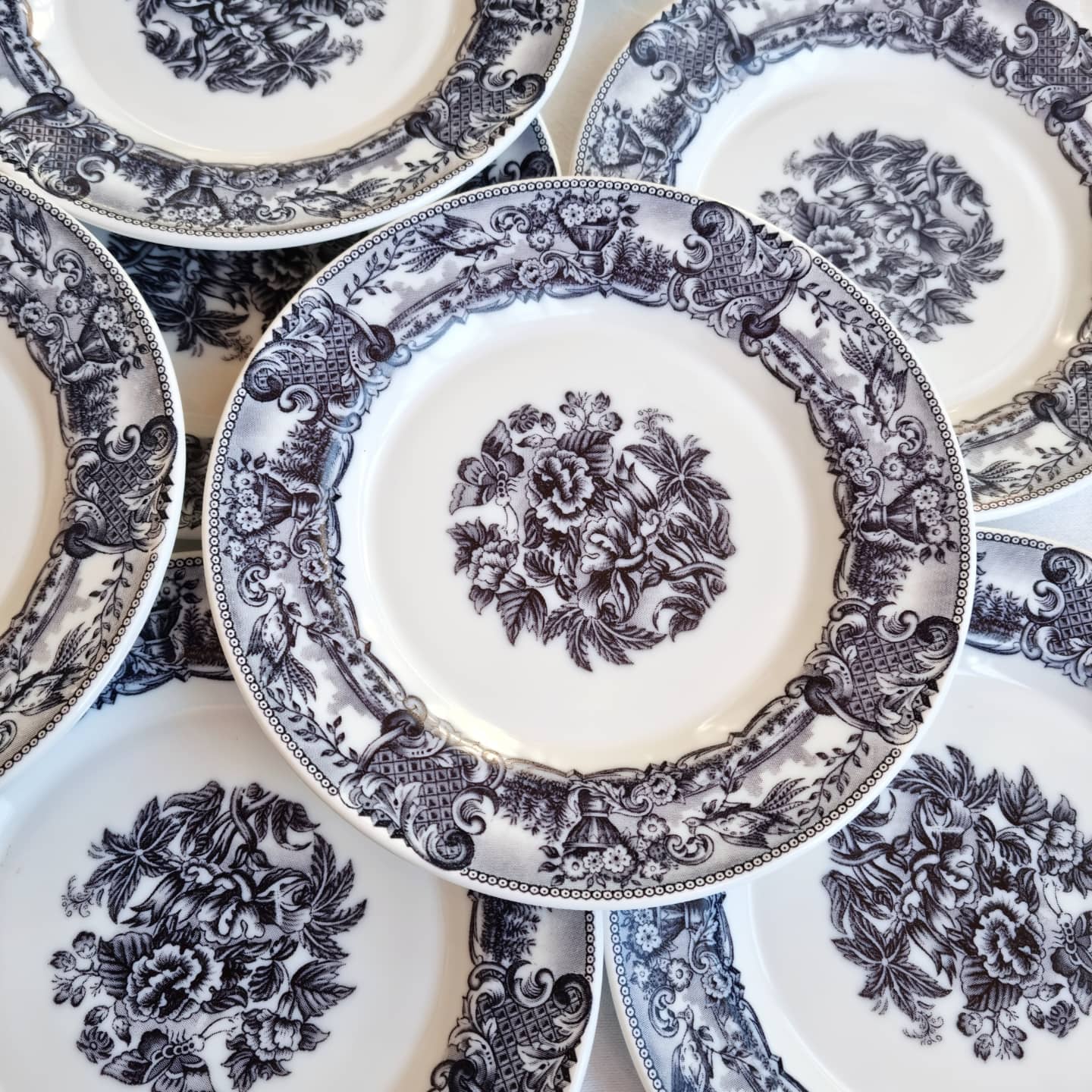 Set of 11 Arcopal plates