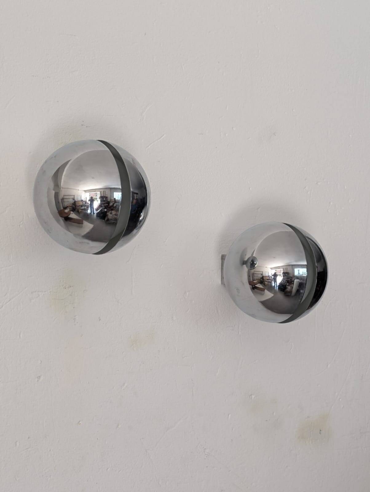 Fontana Arte's Diaframma Sconce, 60s