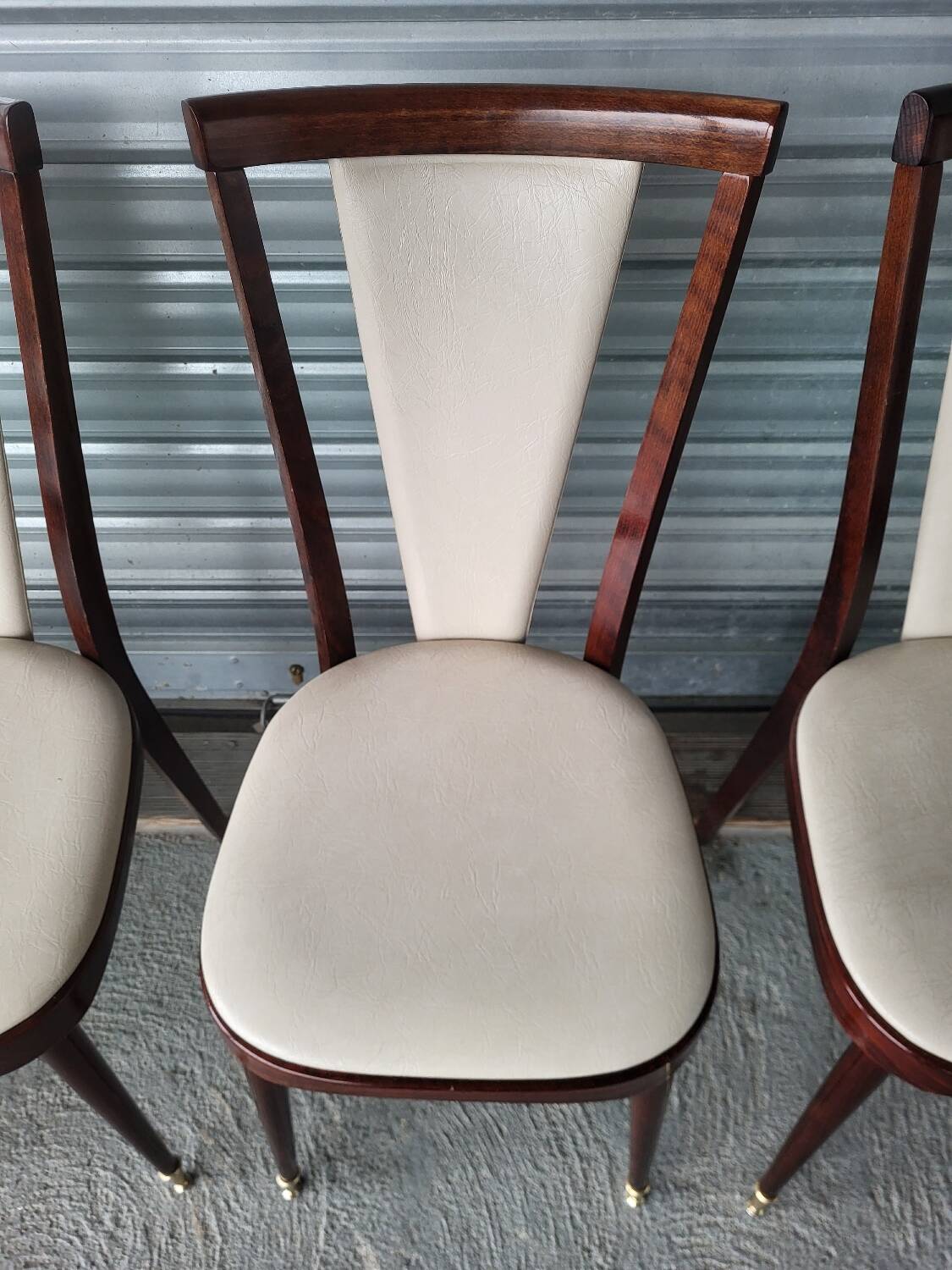 Set of 6 Baumann N°84 vintage chairs in very good condition.