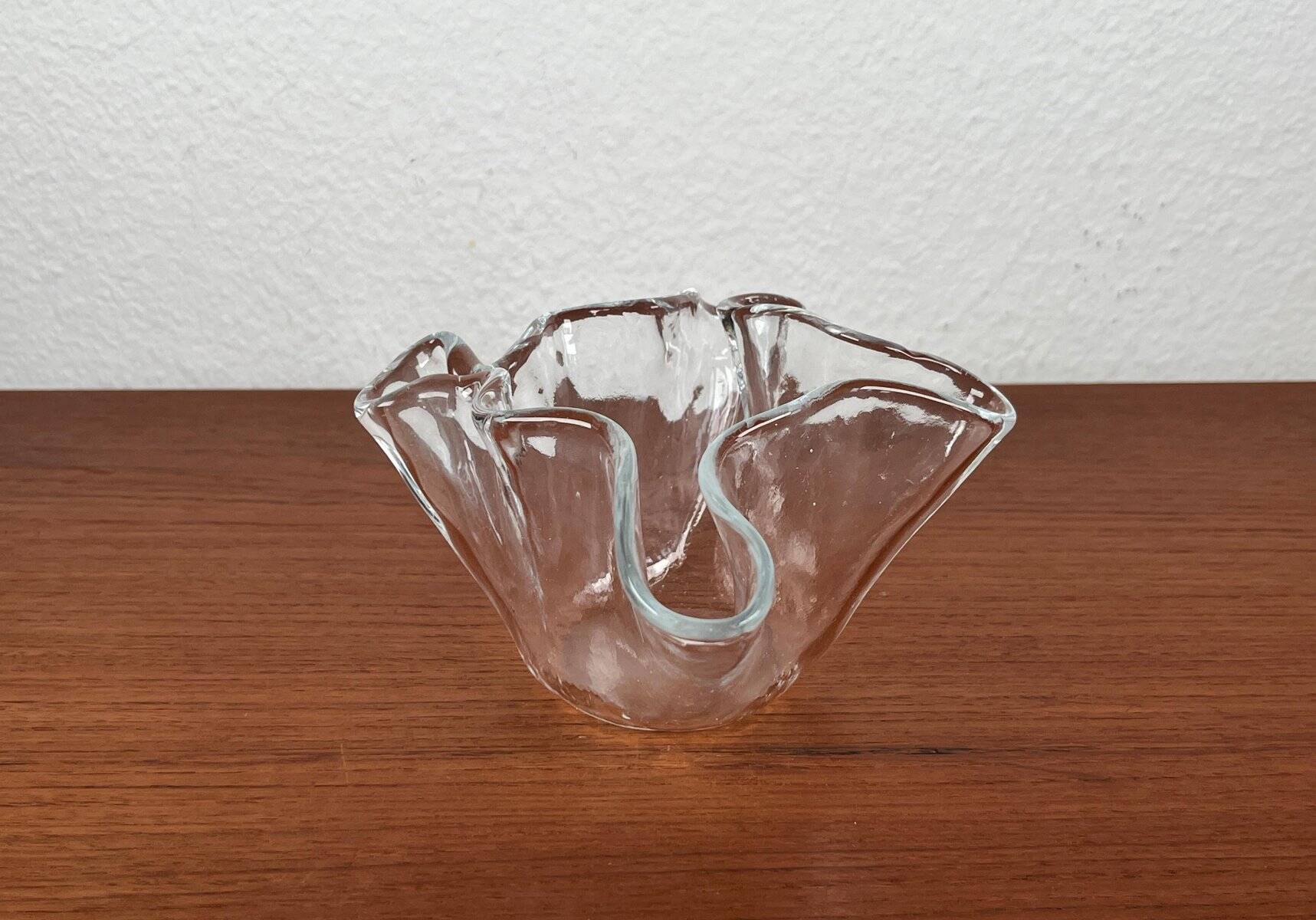 Vintage Scandinavian art glass bowl by Magnor, 1970s.