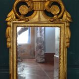 Louis XVI mirror (eighteenth century) in gilded stucco wood H 80 cm