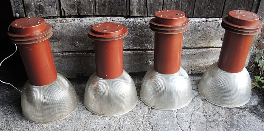 Lot de 4 suspensions industrielles en acier et polycarbonate