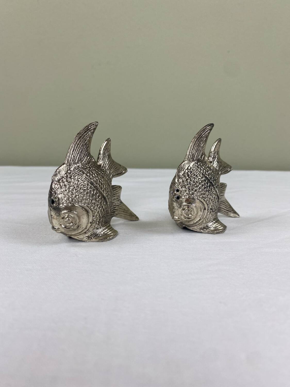 Fish salt and pepper shakers