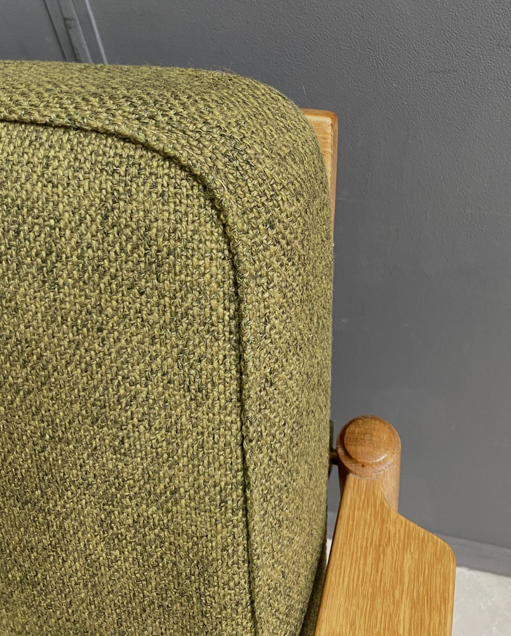 canapé 3 places en tissu vert et bois années 1960
