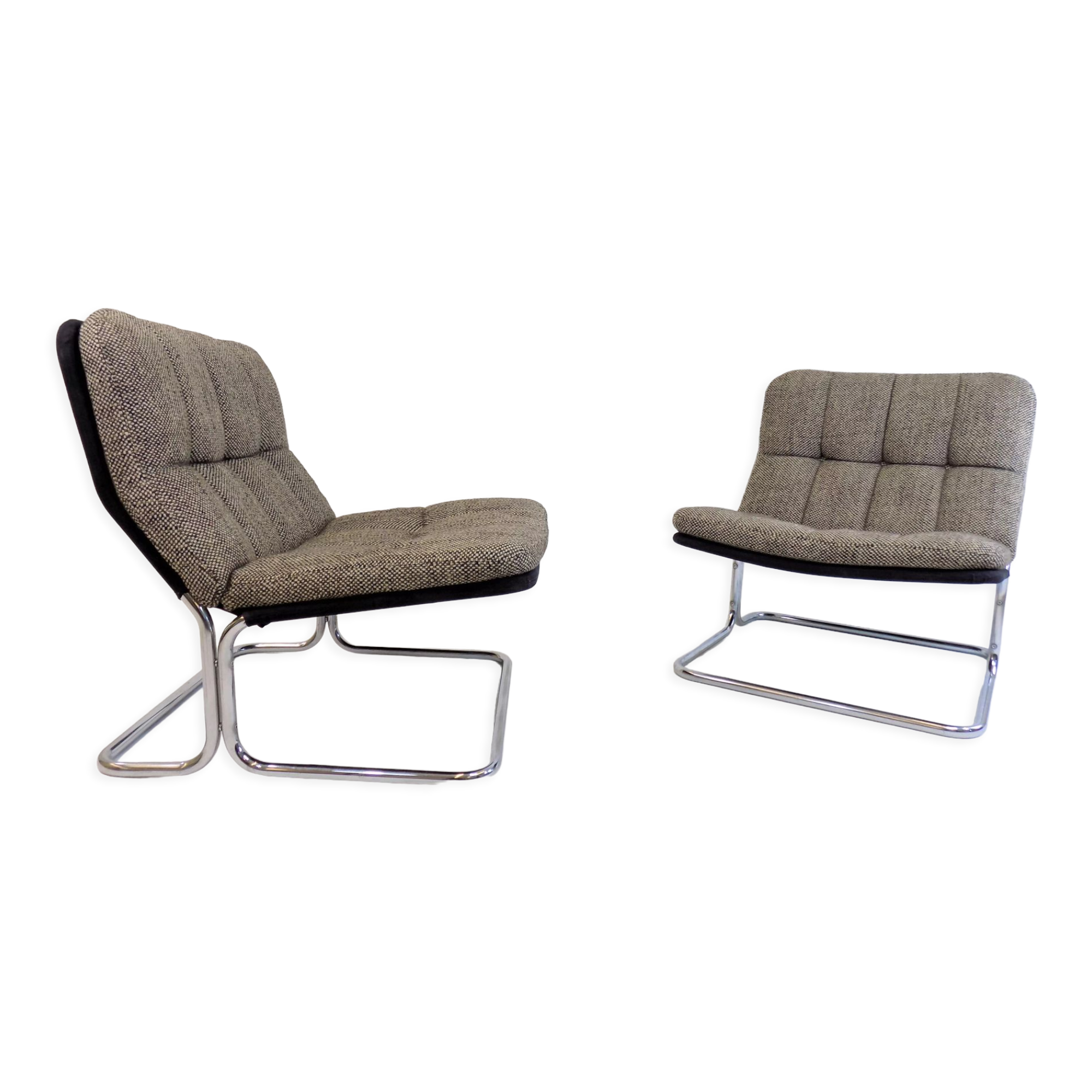 DUX International lounge chair pair