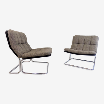 DUX International lounge chair pair