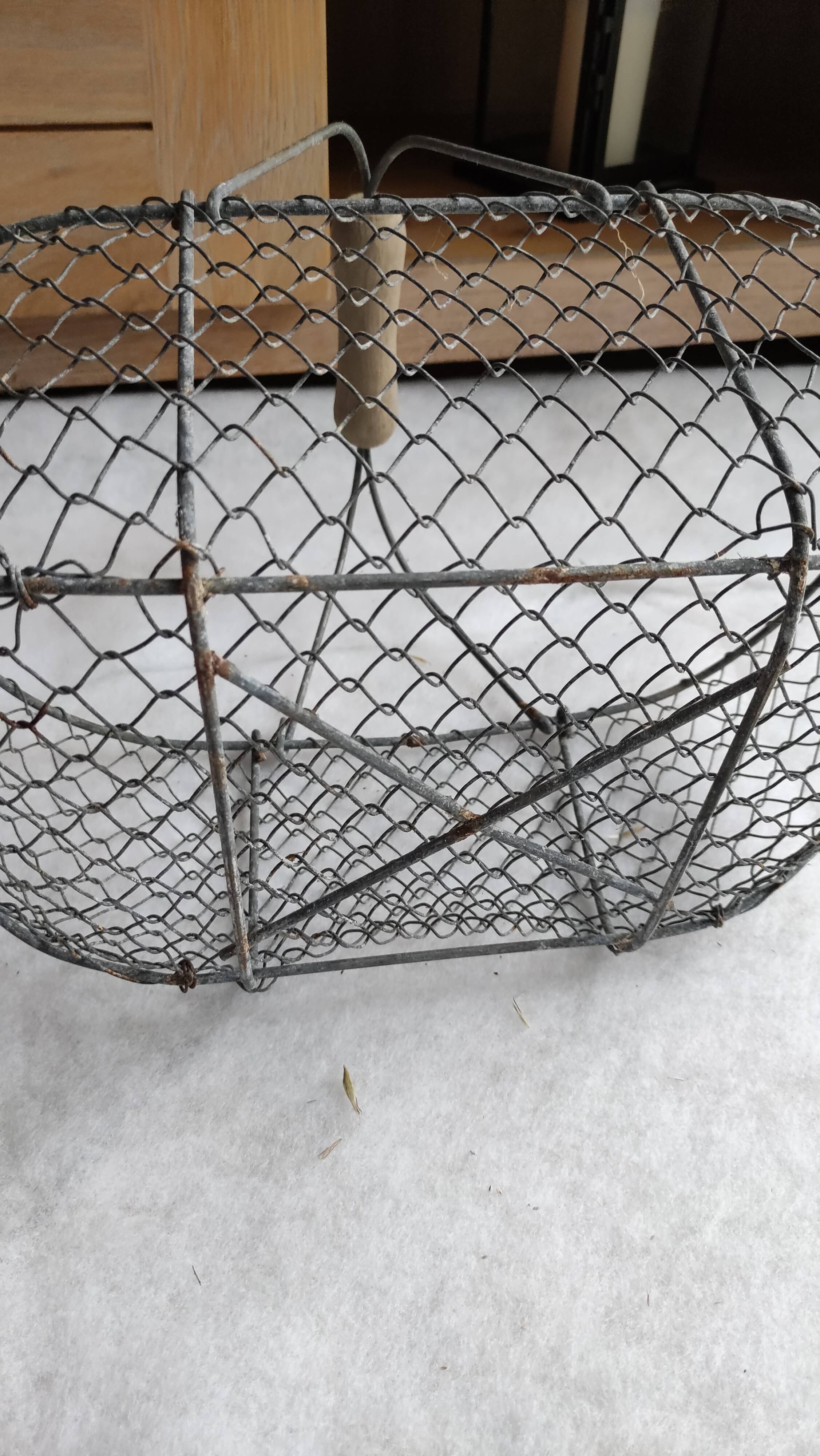 Panier vintage en métal et bois