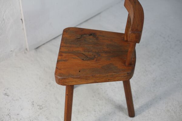 Paire de tabourets tripodes à dossier brutalistes, France, circa 1960