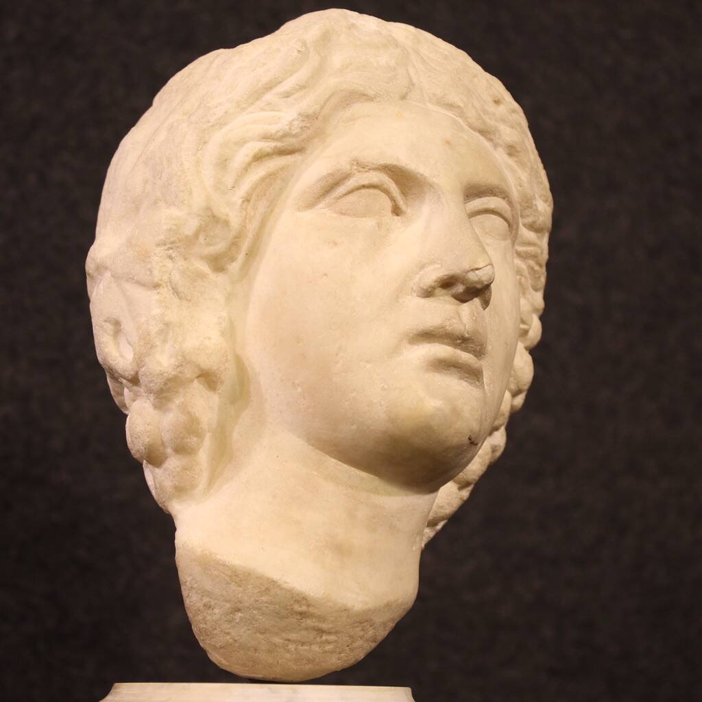 Antique Italian sculpture, white marble head from the 17th century