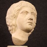 Antique Italian sculpture, white marble head from the 17th century