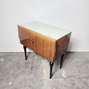 Table de chevet italienne des années 80 avec plateau en verre