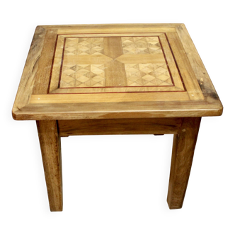 Table basse dessus parquet ancien marqueté