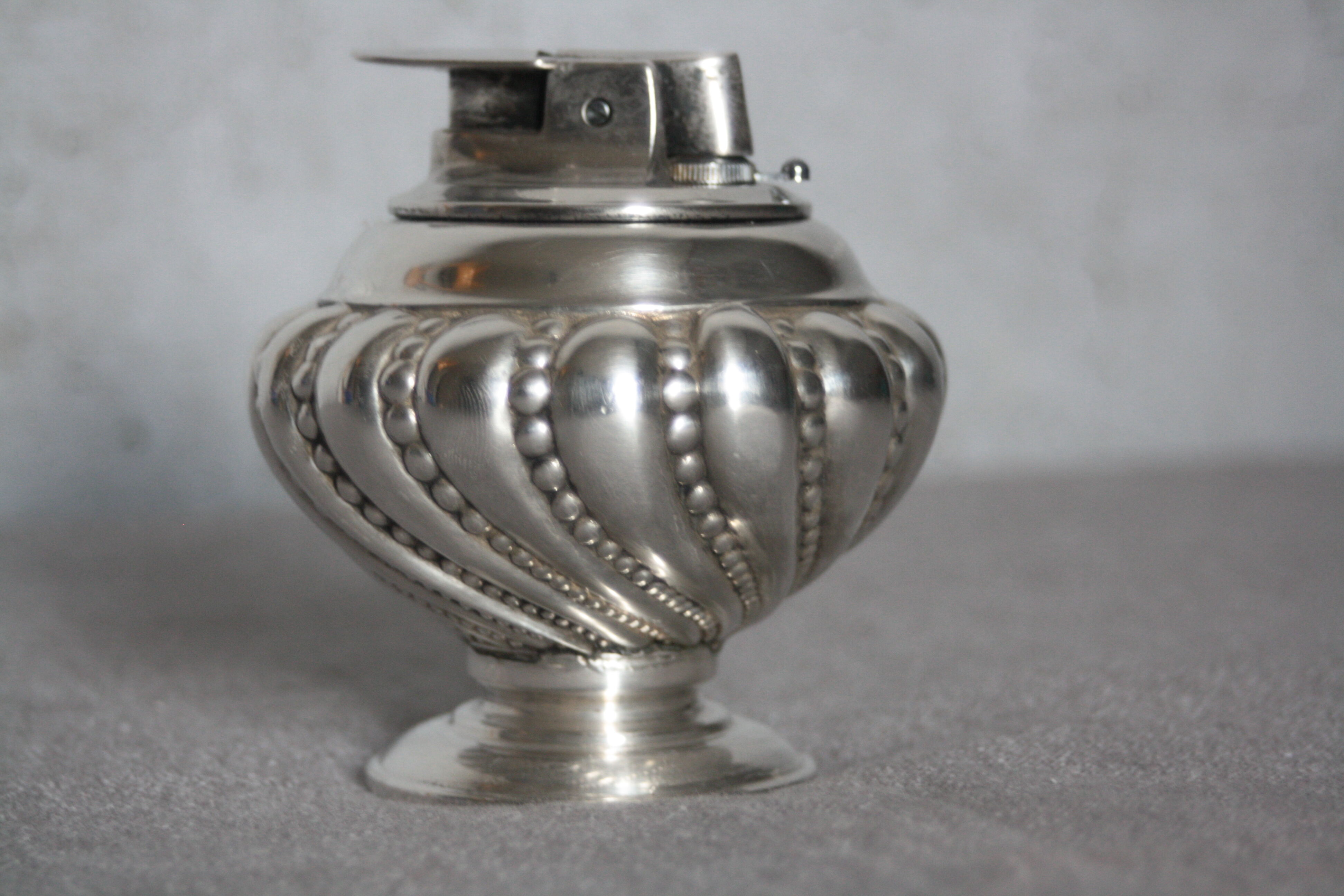 Table lighter