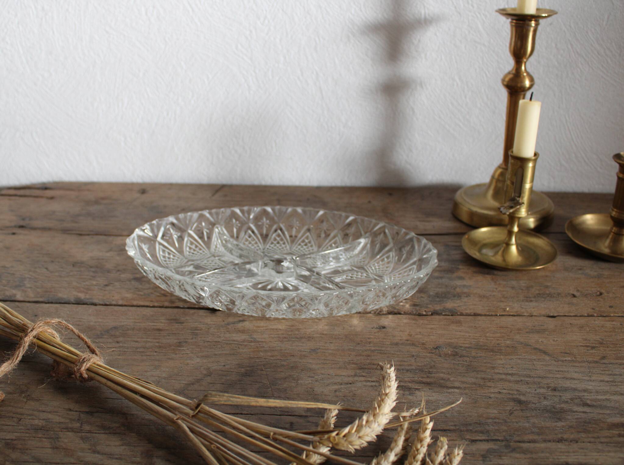 Glass compartment dish