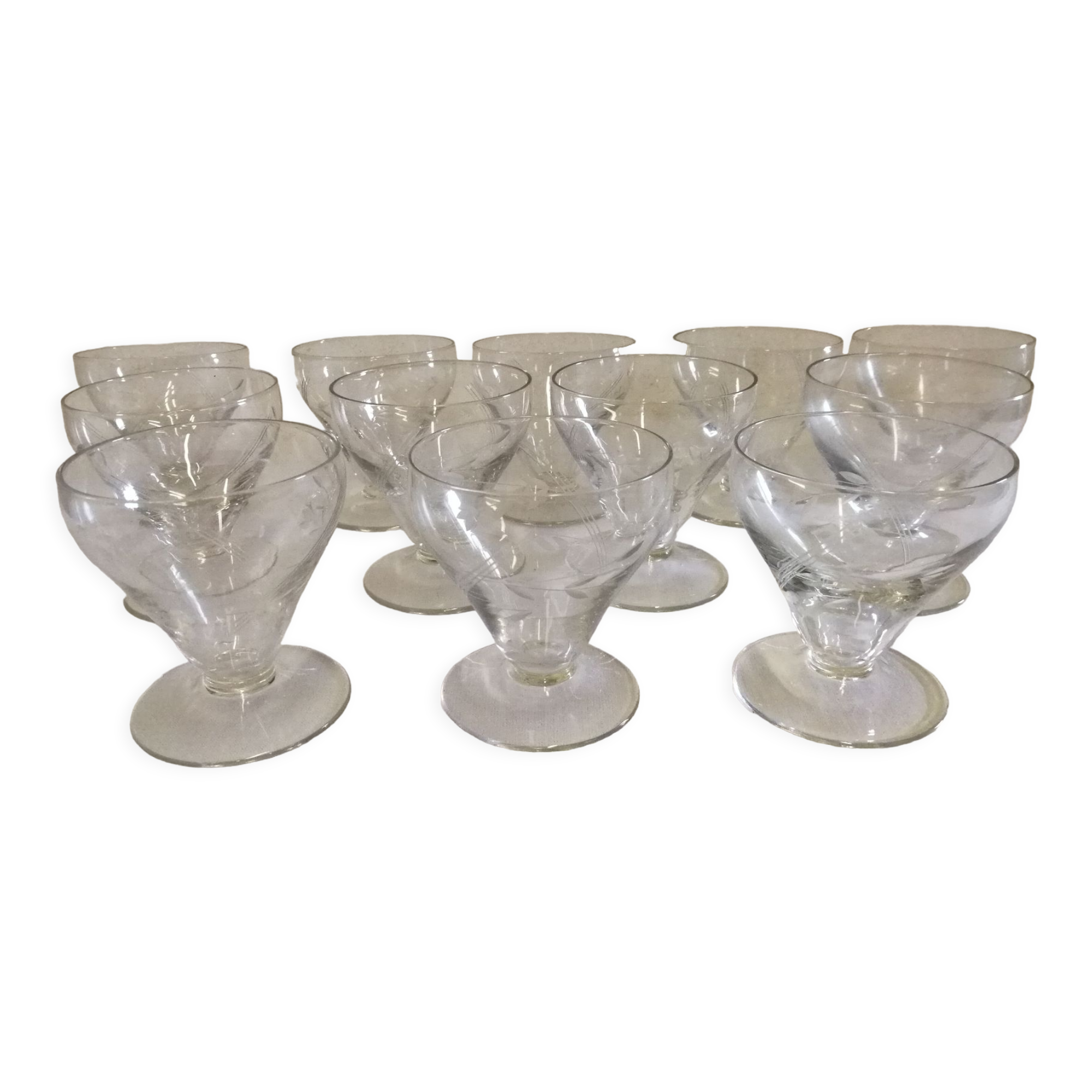 12 engraved fine glass aperitif / liqueur glasses