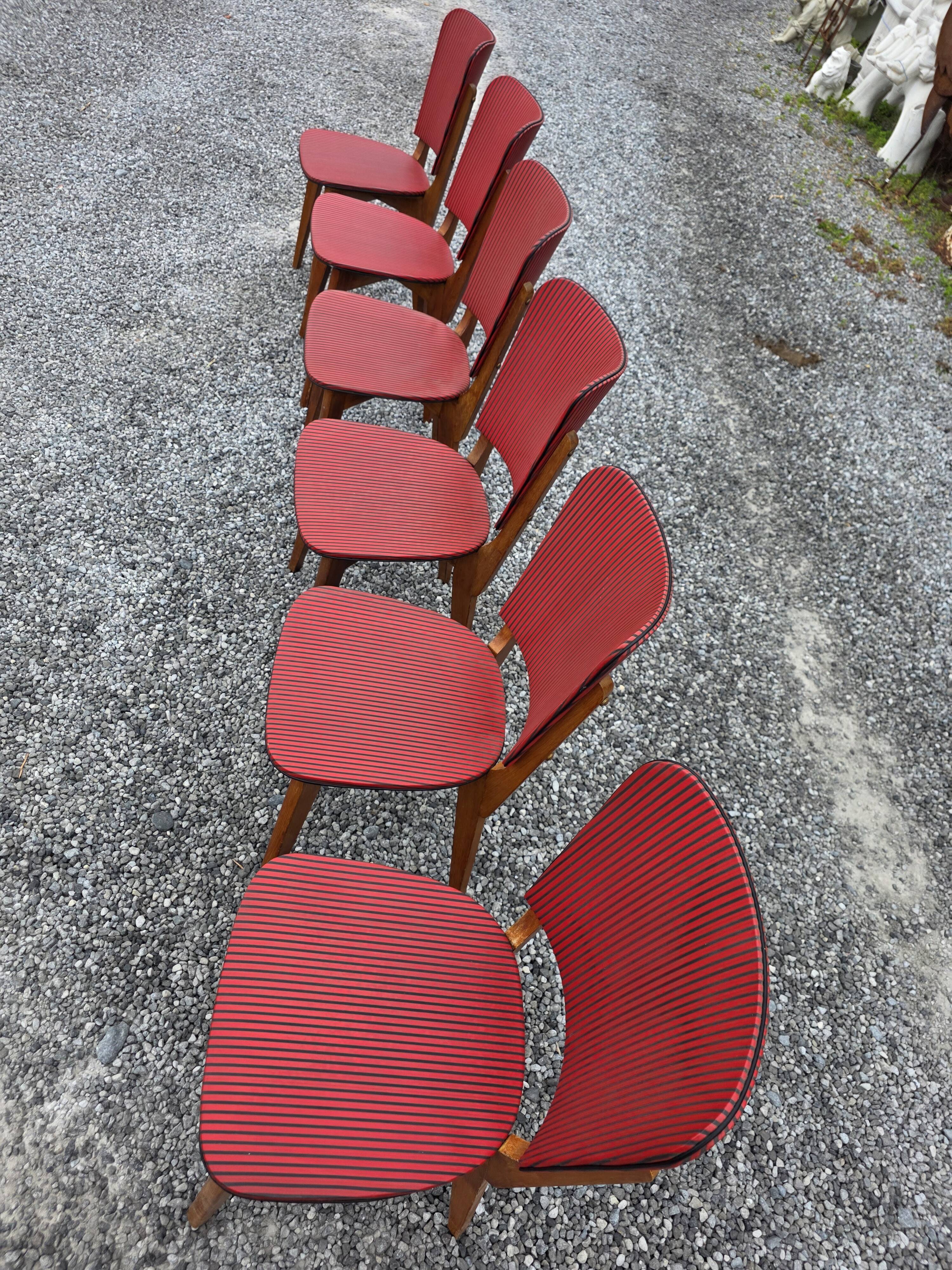 6 vintage oak chairs from the 1960s