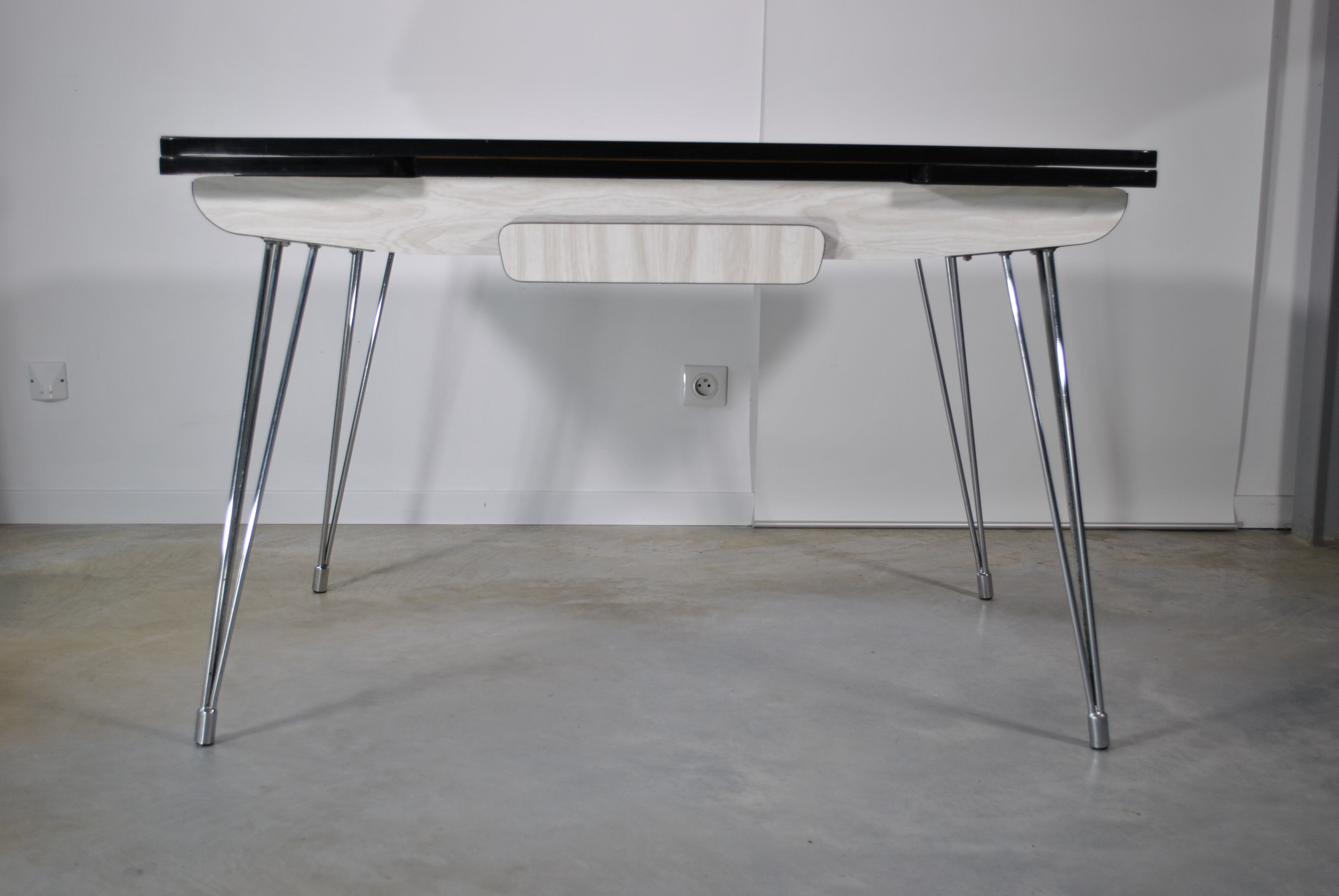 Formica 1950 table and chairs