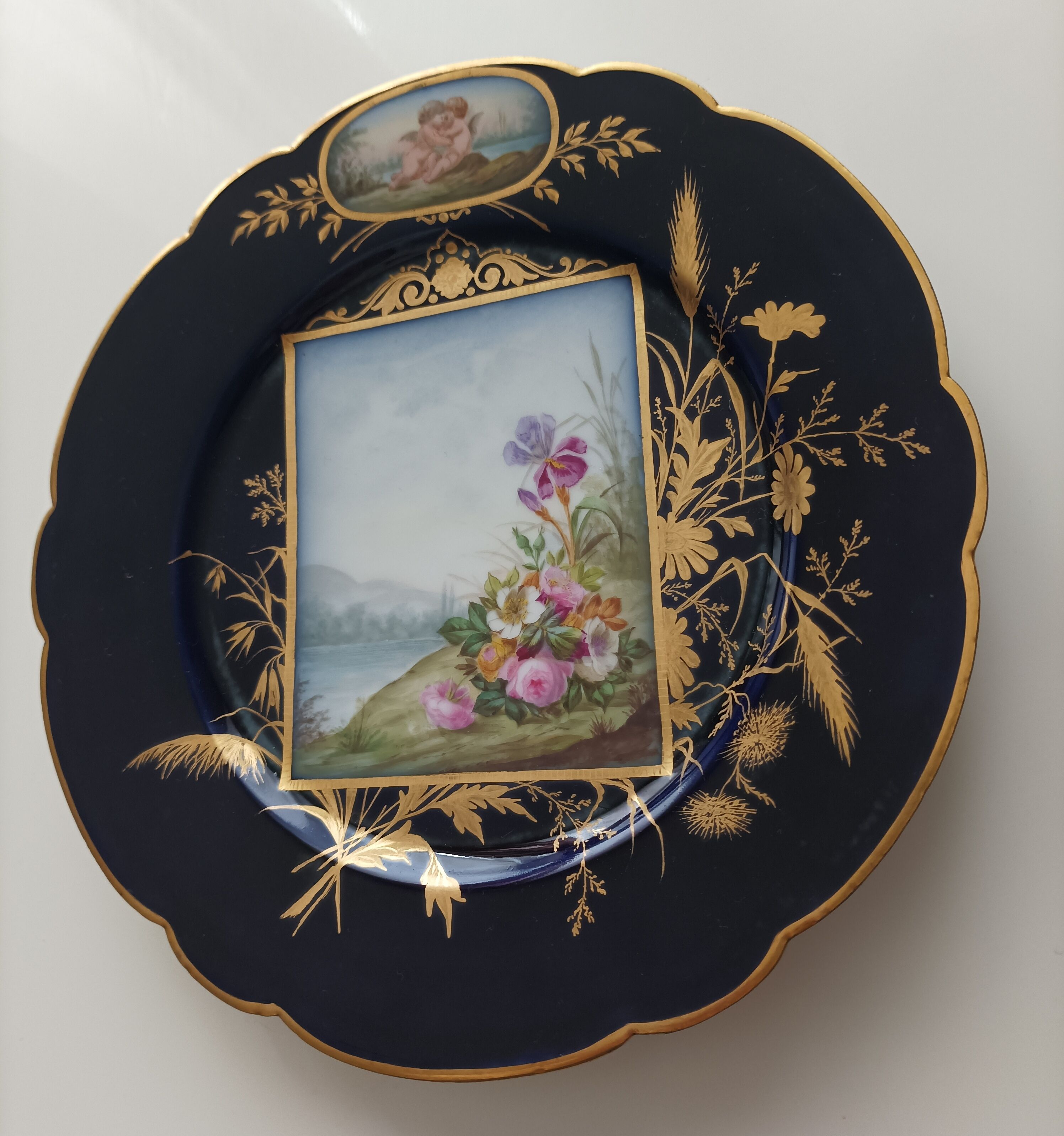 Assiette en porcelaine fine G Buisson Lyon