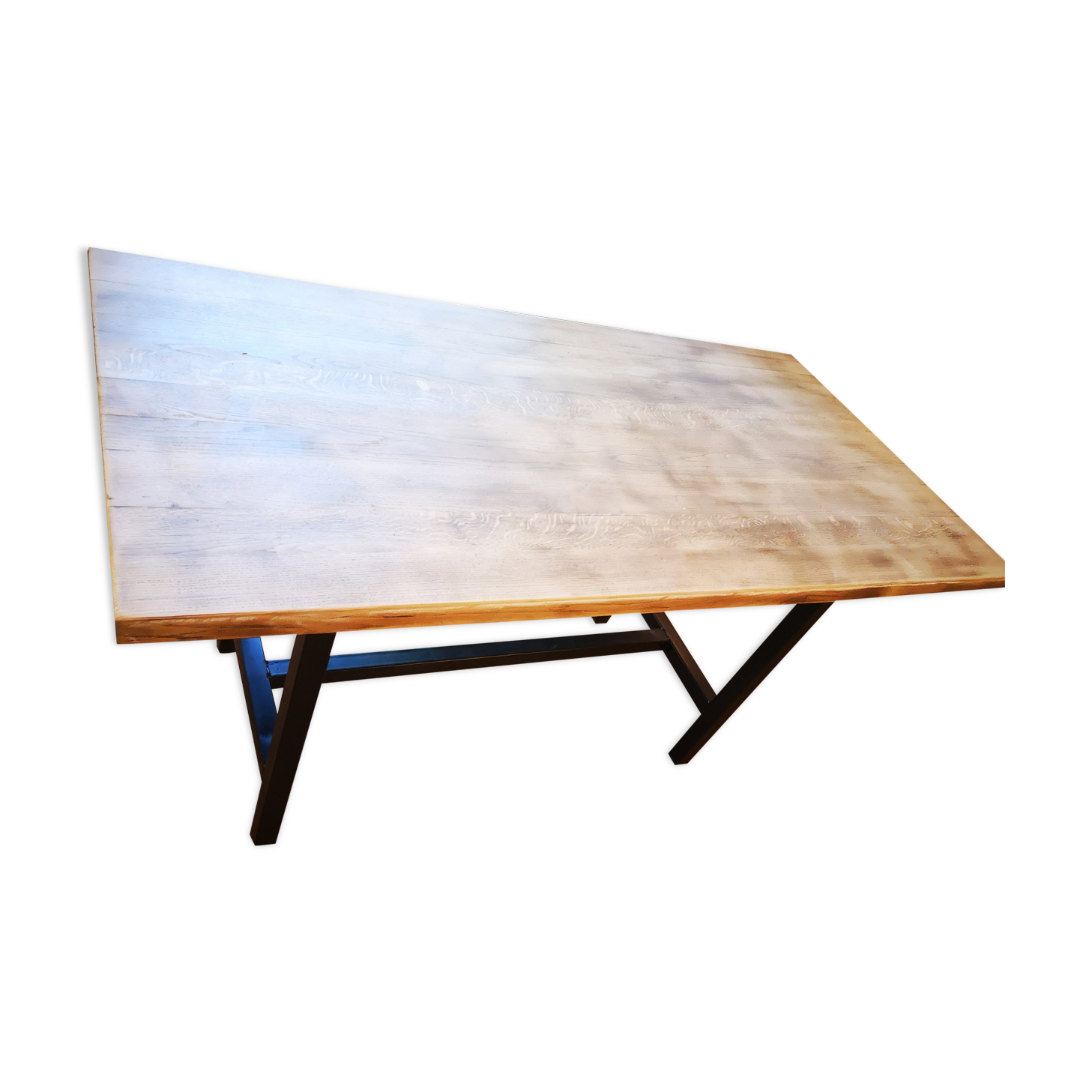 Industrial standing table