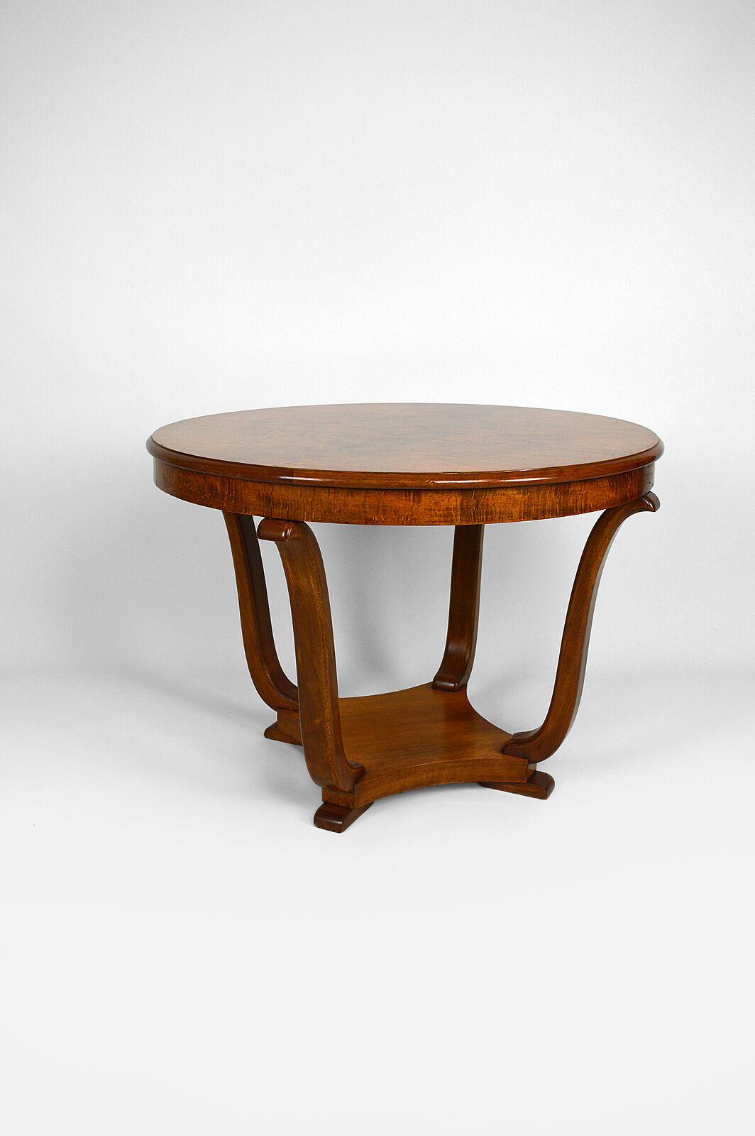 Round Art Deco pedestal table in walnut veneer circa 1930