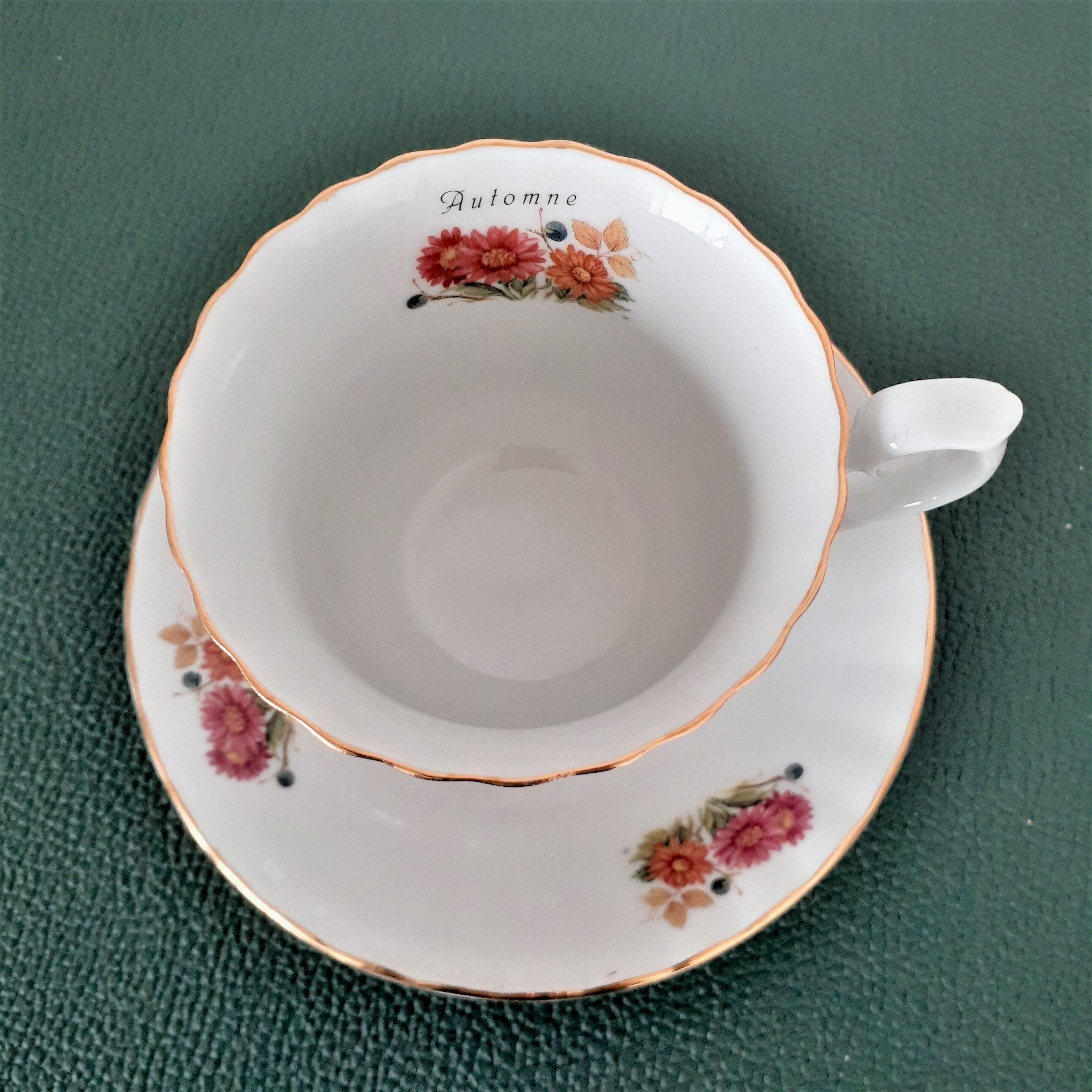 Coffee cup flowers autumn