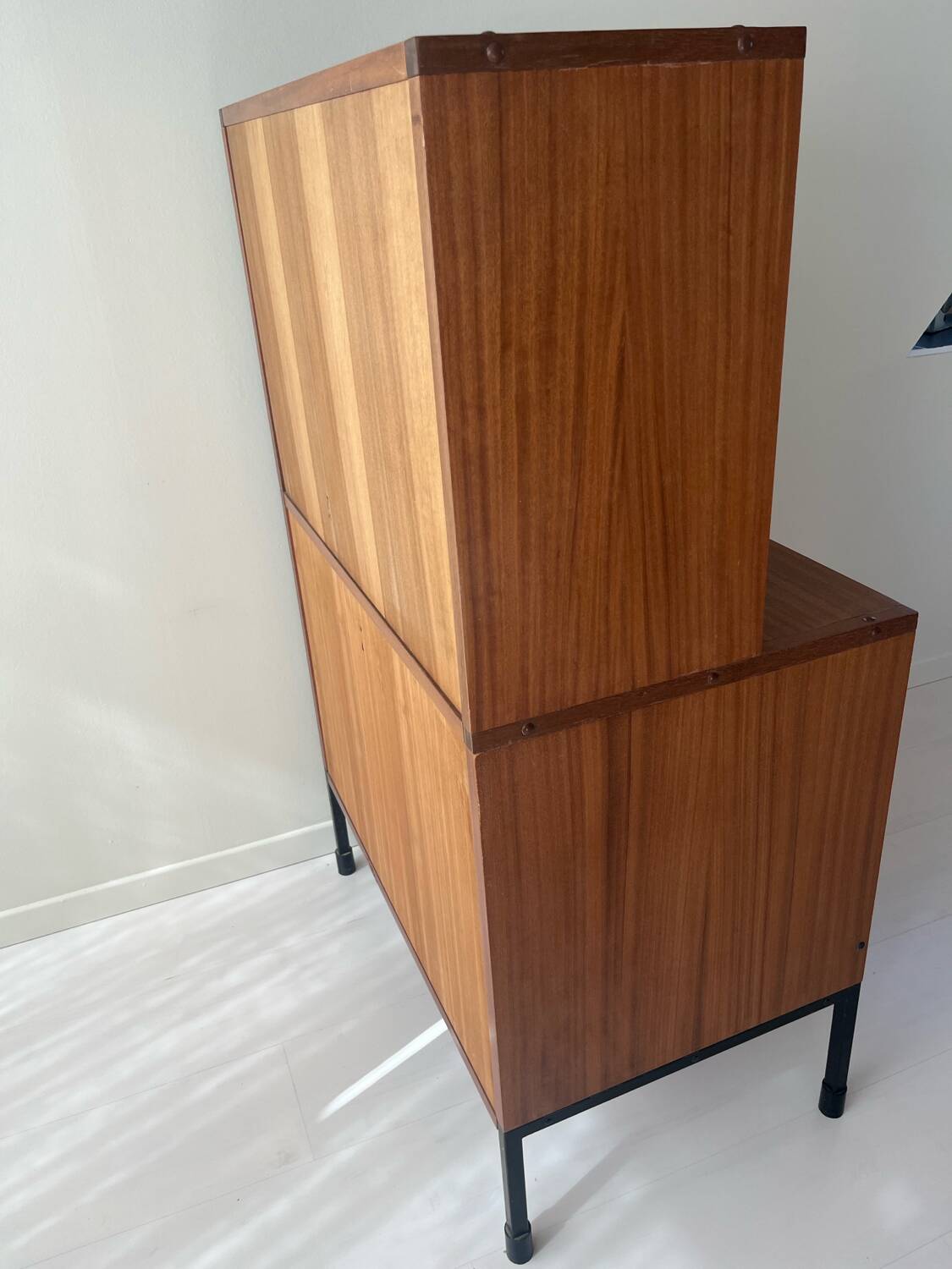 ARP display cabinet by Mortier Motte and Guariche