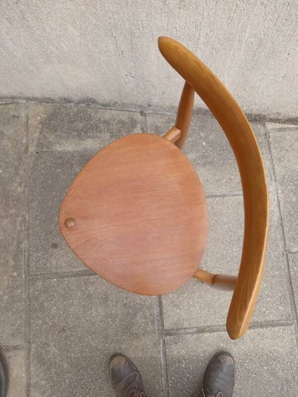Chaise tripode cœur année 50