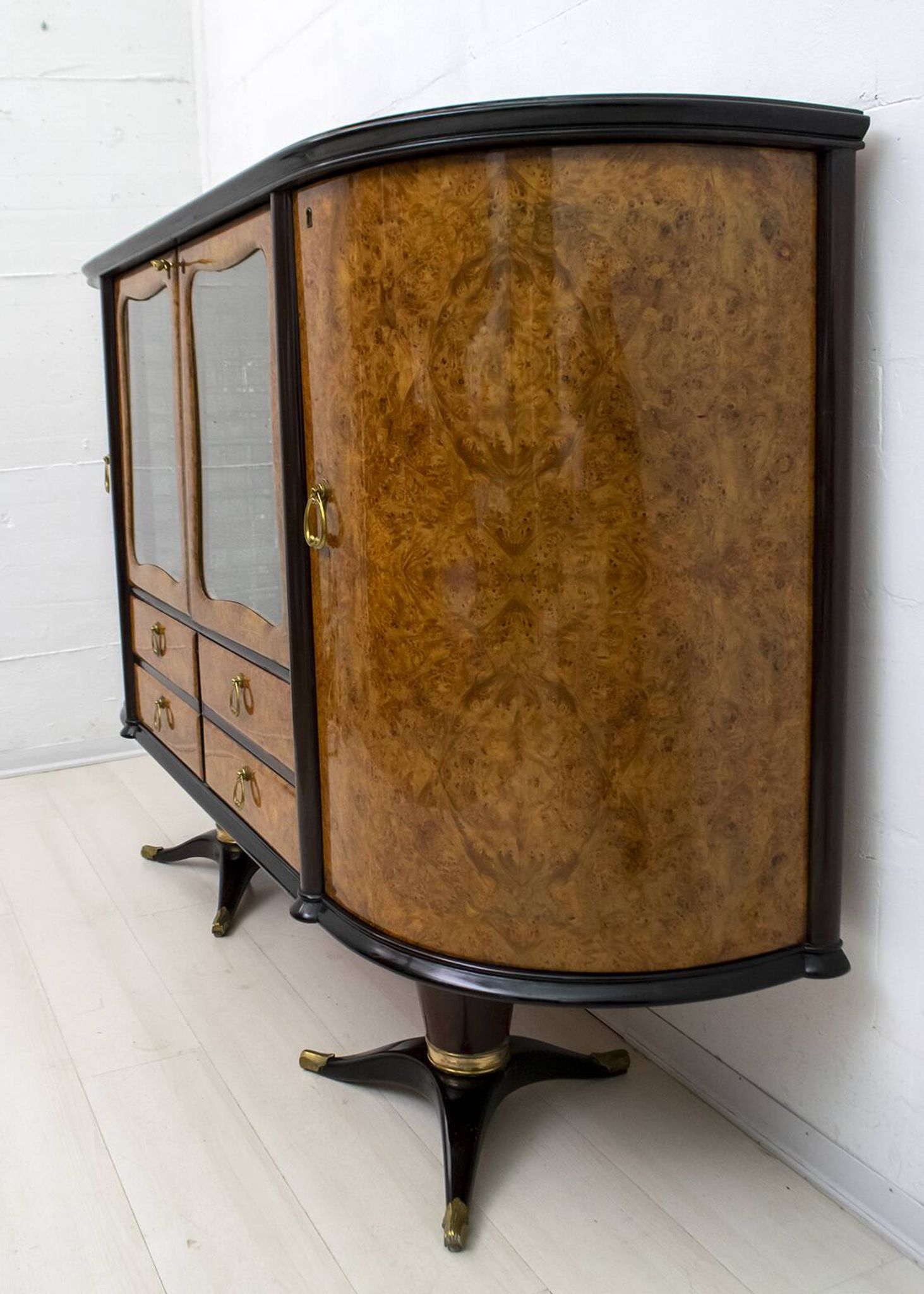 Paolo Buffa Mid-Century Modern Italian Mahogany and Walnut Bar Cabinet, 50