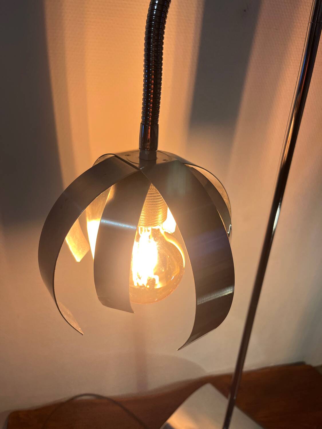 Liseuse inclinable lampadaire année 80 Space age