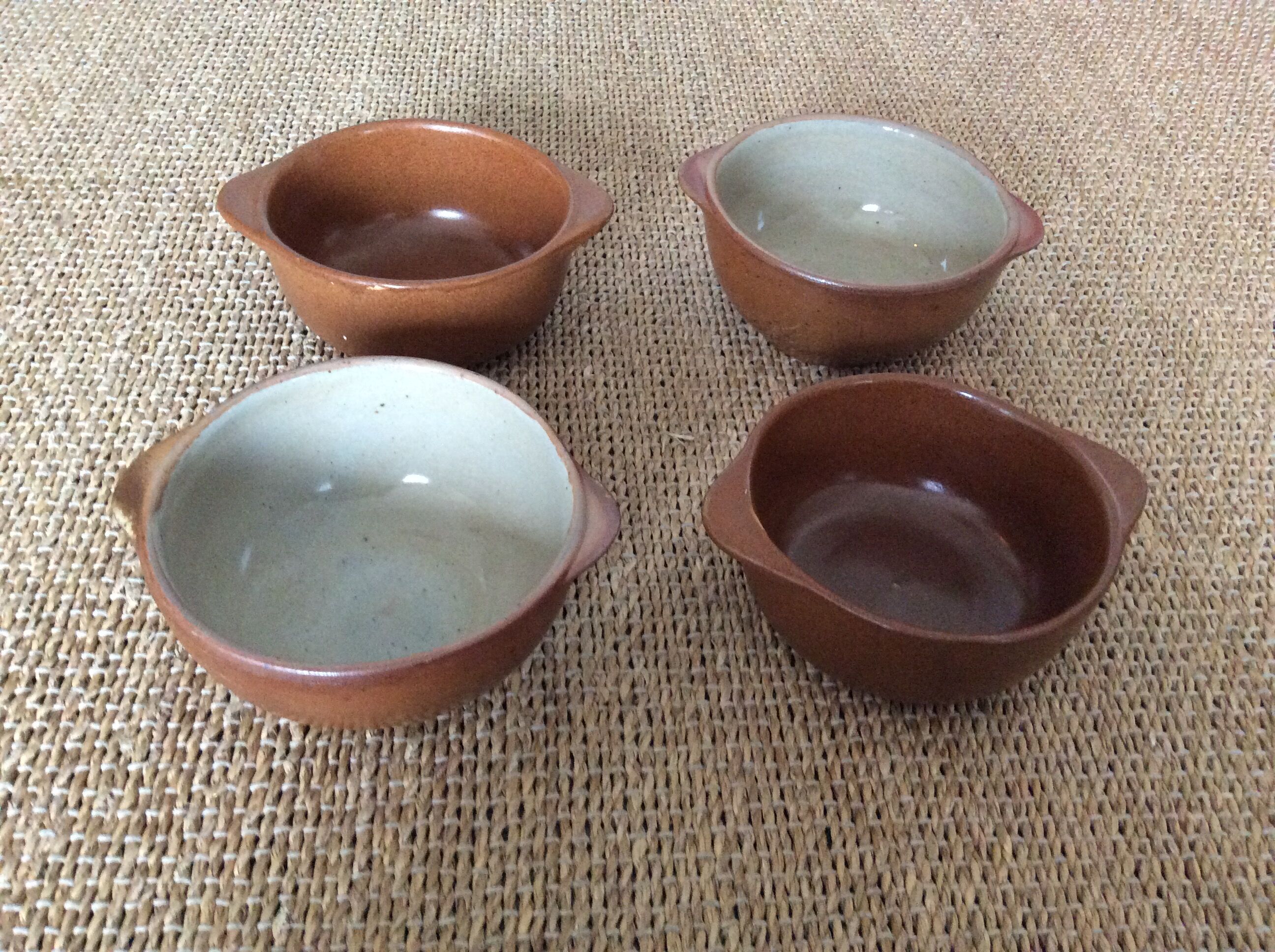 4 stoneware bowls