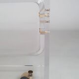 Meuble en plexiglas Marais international